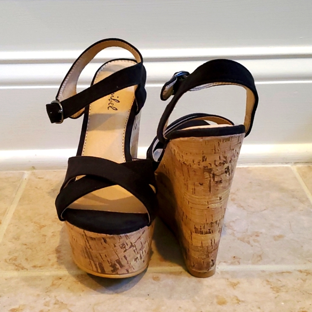 Bonnibel Wedge Sandals, Size 6.5, Black